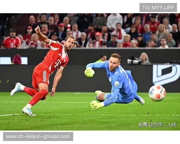 凯恩巧妙挑球摆脱防守